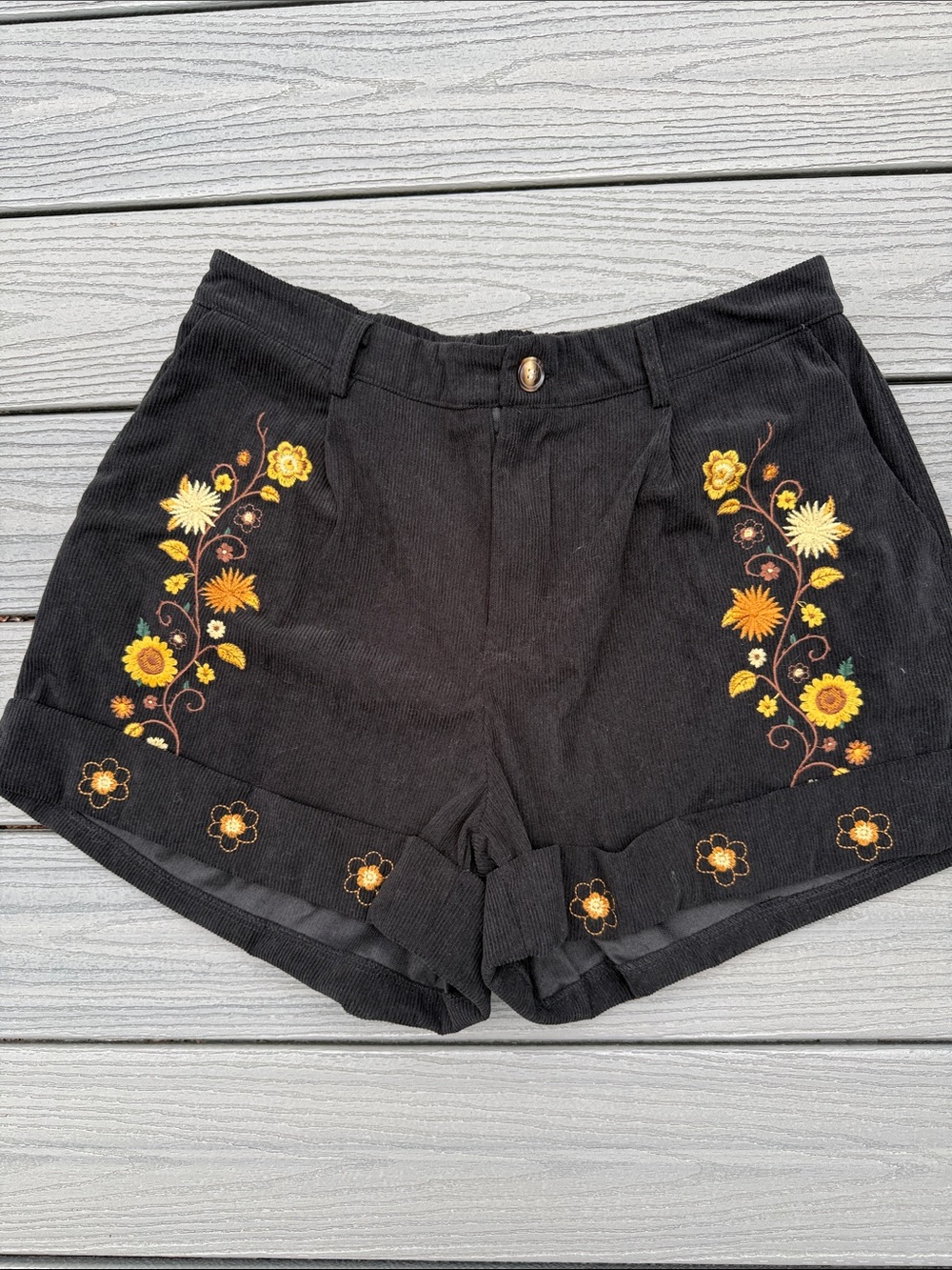 ROMWE Black High-Waist Corduroy Shorts with Yellow Floral Embroidery